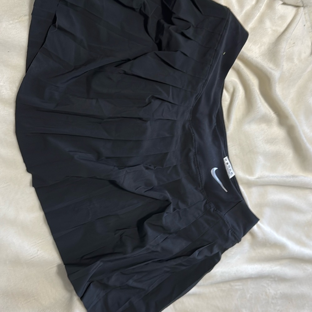 Nike Women’s Dri-fit black Skort size L